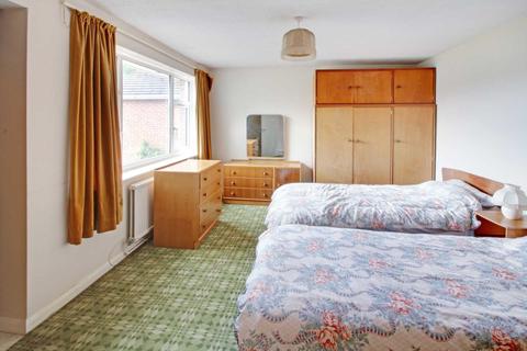 1 Belle Avenue, Reading, RG6 7BL