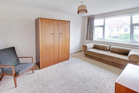1 Belle Avenue, Reading, RG6 7BL