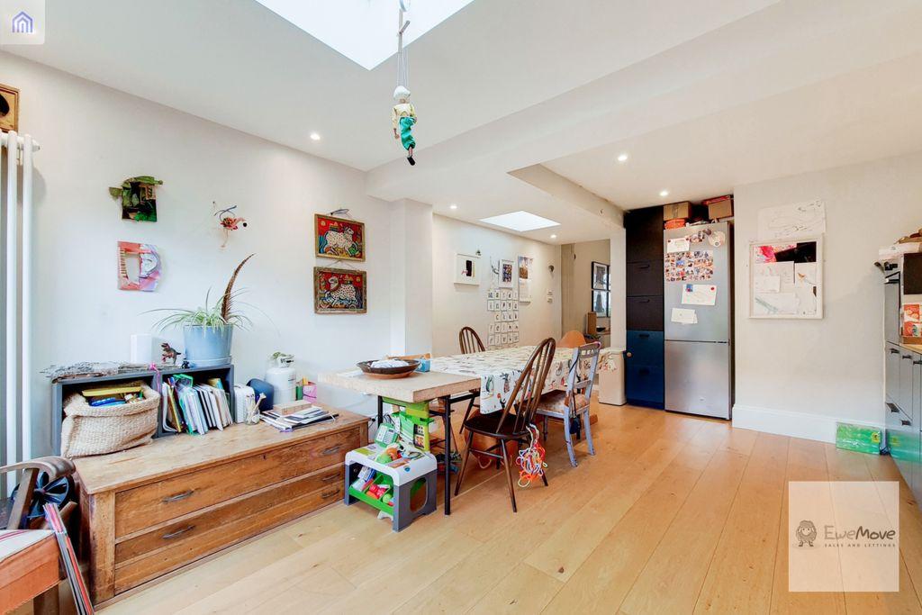 Meath Road, London E15 3DR 2 bed terraced house - £485,000