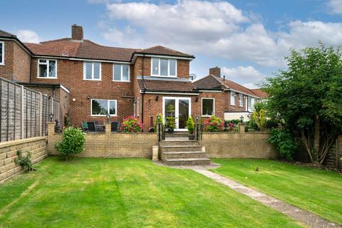 19 Ash Grove, Hemel Hempstead, HP3 9TL