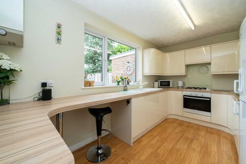 19 Ash Grove, Hemel Hempstead, HP3 9TL