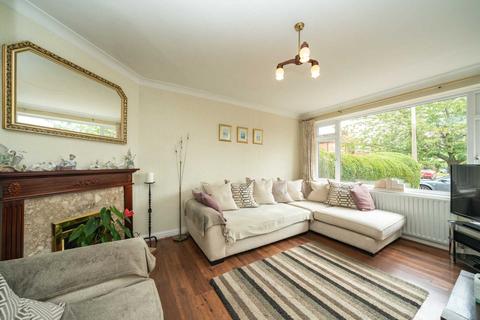 19 Ash Grove, Hemel Hempstead, HP3 9TL