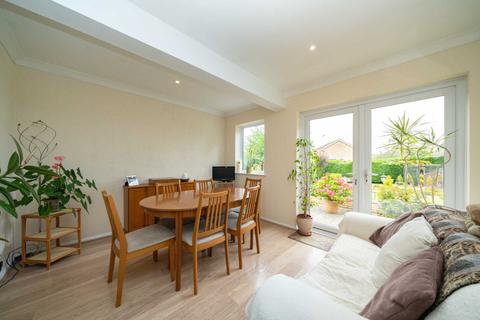 19 Ash Grove, Hemel Hempstead, HP3 9TL