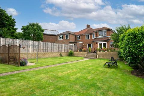 19 Ash Grove, Hemel Hempstead, HP3 9TL