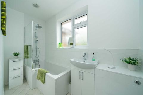 19 Ash Grove, Hemel Hempstead, HP3 9TL