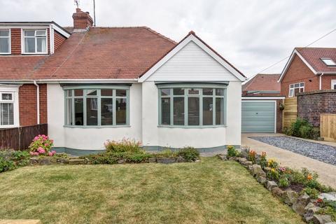 2 bedroom semi-detached bungalow for sale - Dudley Avenue, Fulwell