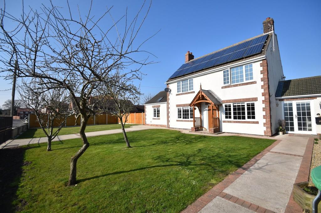 Back Lane, East Cowick 5 bed detached house £499,000