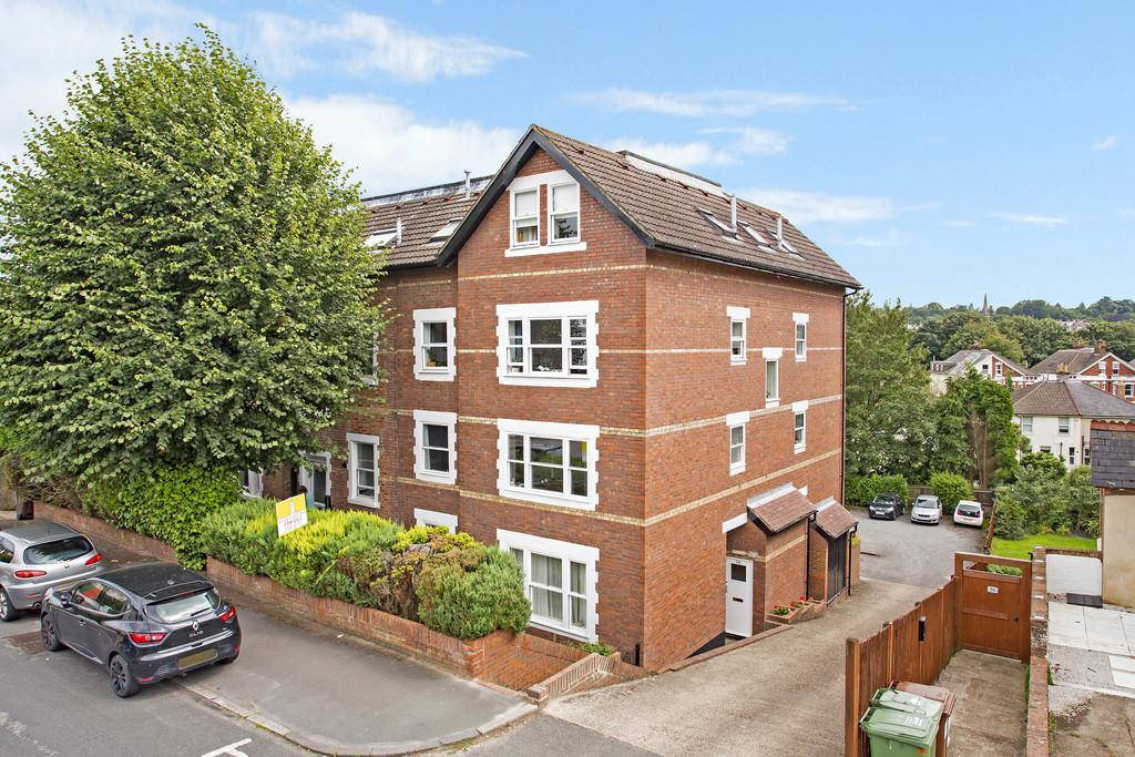 Woodbury Park Road, Tunbridge Wells 1 bed apartment £200,000