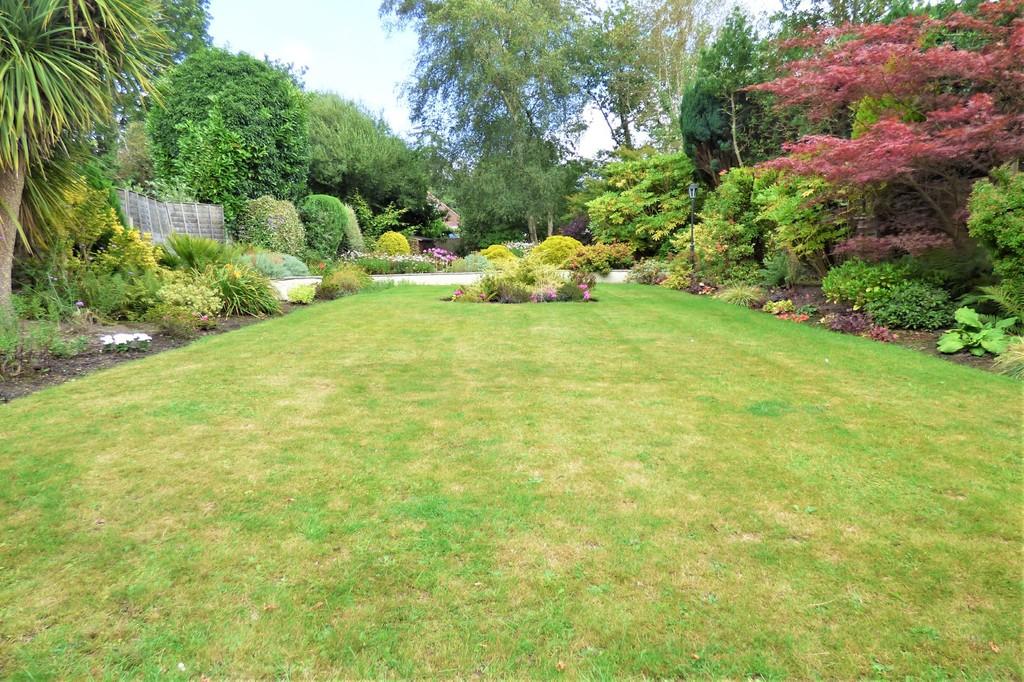 Springdale Avenue, Broadstone 3 bed detached bungalow £525,000
