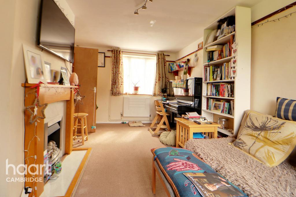 Carlton Way, Cambridge 3 bed semidetached house £350,000