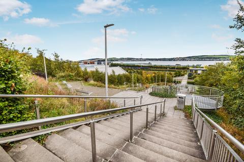63 Ballantrae Place, Dundee, DD4 8QG