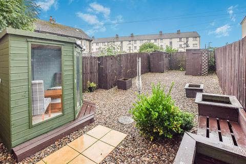 63 Ballantrae Place, Dundee, DD4 8QG