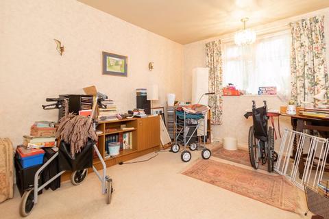 30 Hickmans Close, Godstone, RH9 8EA