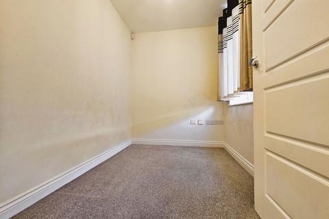 4 bedroom semi-detached house to rent, Lyttleton Street, West Bromwich