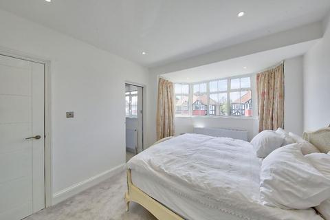 17 Ancaster Crescent, New Malden, KT3 6BD