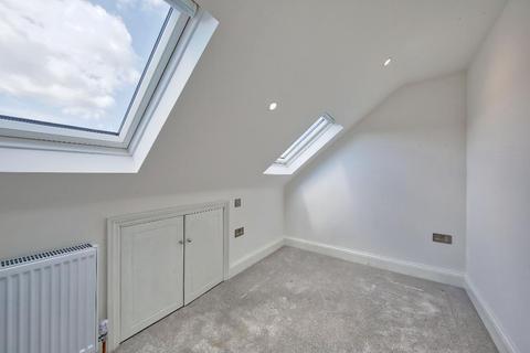 17 Ancaster Crescent, New Malden, KT3 6BD