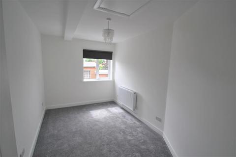 2 bedroom flat to rent - Queensway, Petts Wood, Orpington, Kent, BR5 1EB
