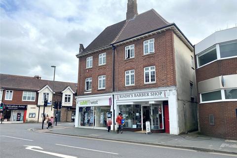 3 bedroom maisonette to rent, Victoria Road, Horley, Surrey, RH6