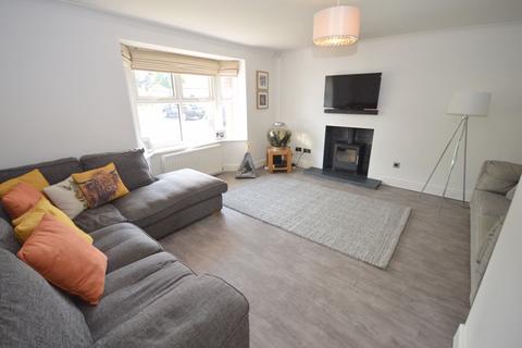 16 Newbury Close, Widnes, WA8 9YX