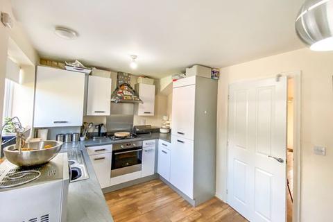 18 Sunliner Way, South Ockendon, RM15 5FS