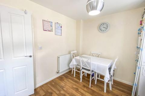 18 Sunliner Way, South Ockendon, RM15 5FS