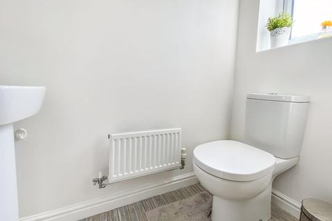 18 Sunliner Way, South Ockendon, RM15 5FS