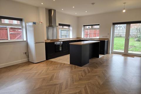 3 bedroom detached house to rent, Ribblesdale Road, Stirchley, Birmingham, B30 2YQ