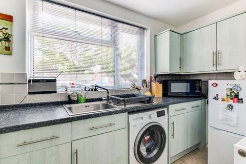 42a Victory Road, Horsham, RH12 2JF