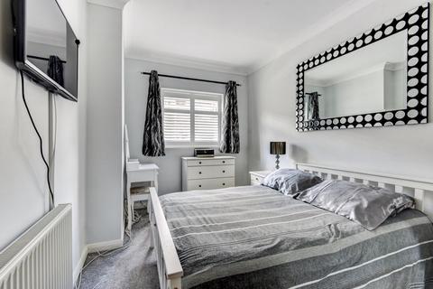 42a Victory Road, Horsham, RH12 2JF