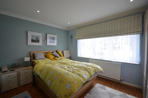 115 Ampthill Road, Shefford, SG17 5BH