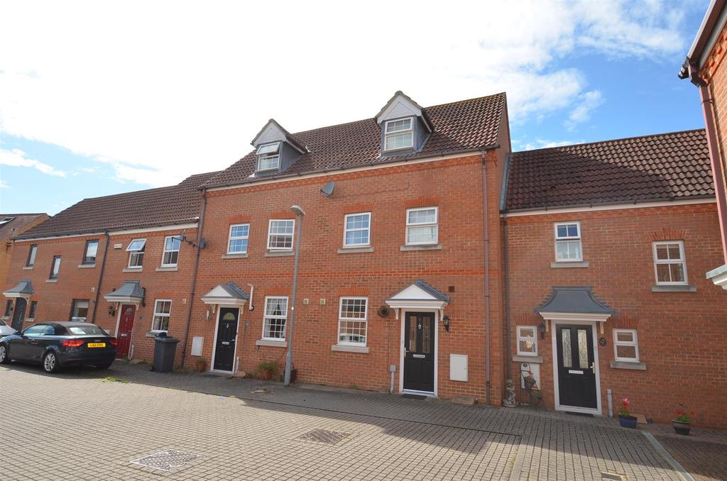 Nightingale Mews, SHEFFORD 3 bed terraced house - £325,000