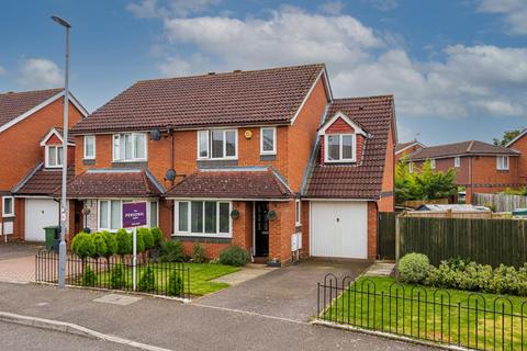 40 Coppard Gardens, Chessington, KT9 2GE