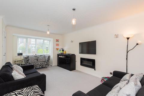40 Coppard Gardens, Chessington, KT9 2GE