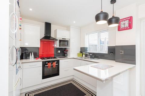 40 Coppard Gardens, Chessington, KT9 2GE