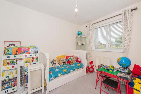 40 Coppard Gardens, Chessington, KT9 2GE
