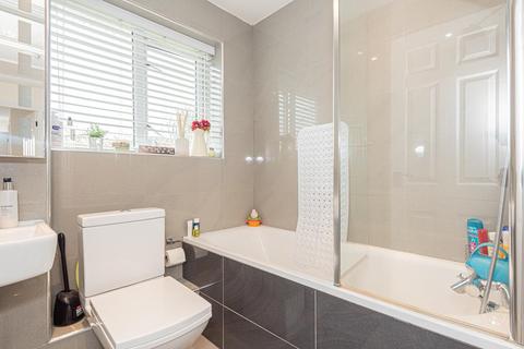 40 Coppard Gardens, Chessington, KT9 2GE