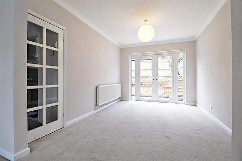22 Rectory Close, Crayford, Dartford, DA1 4RP