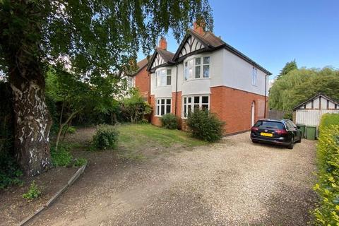 106 Barrowby Road, Grantham, NG31 8AF