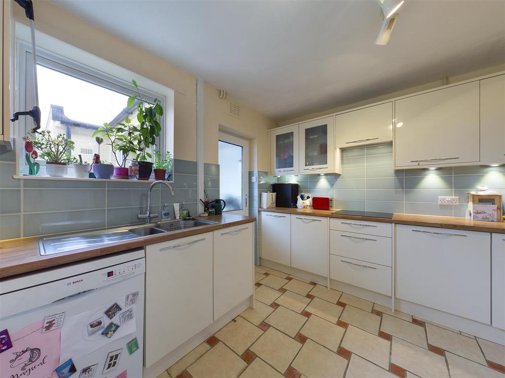 Roberts Road, Barton Stacey, Winchester 3 bed house £350,000