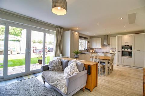 22 Bletchley Way, Horsforth, Leeds, LS18 4FZ