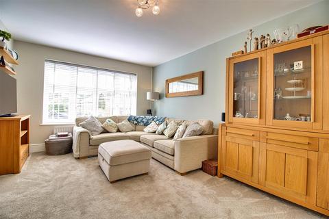 22 Bletchley Way, Horsforth, Leeds, LS18 4FZ
