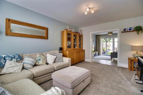 22 Bletchley Way, Horsforth, Leeds, LS18 4FZ