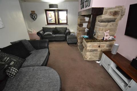 16 Town Gate, Scholes, Cleckheaton, BD19 6ET