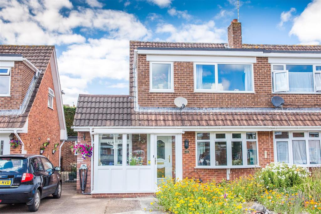 Willow Walk, Crediton 3 bed semidetached house £250,000
