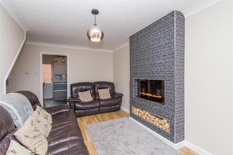 12 Avranches Avenue, Crediton, EX17 2HB