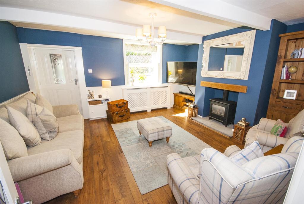 Lumb Carr Road, Bury 2 bed terraced house £270,000