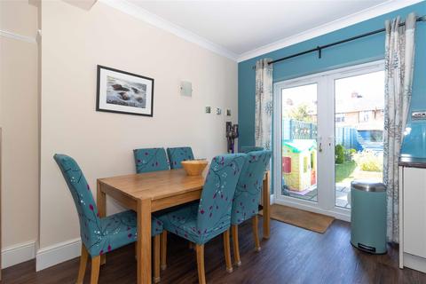 11 Shandon Road, Worthing, BN14 9DY