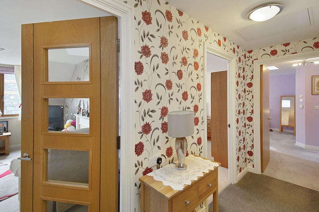 Hallway.jpg