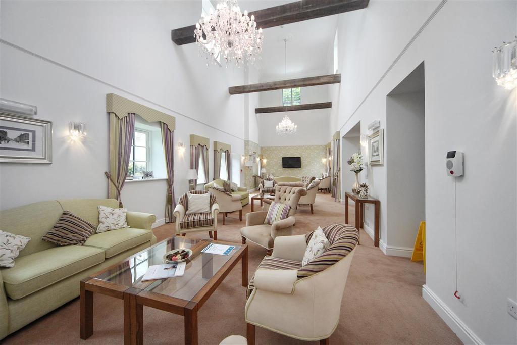 Communal Lounge 2.jpg