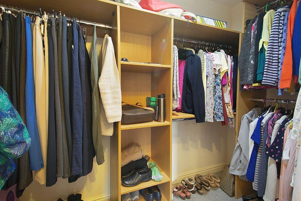 Walk in wardrobe.jpg